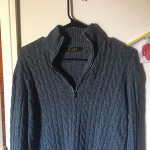 Loro Pianna Chasjmere Cable-Knit Sweater